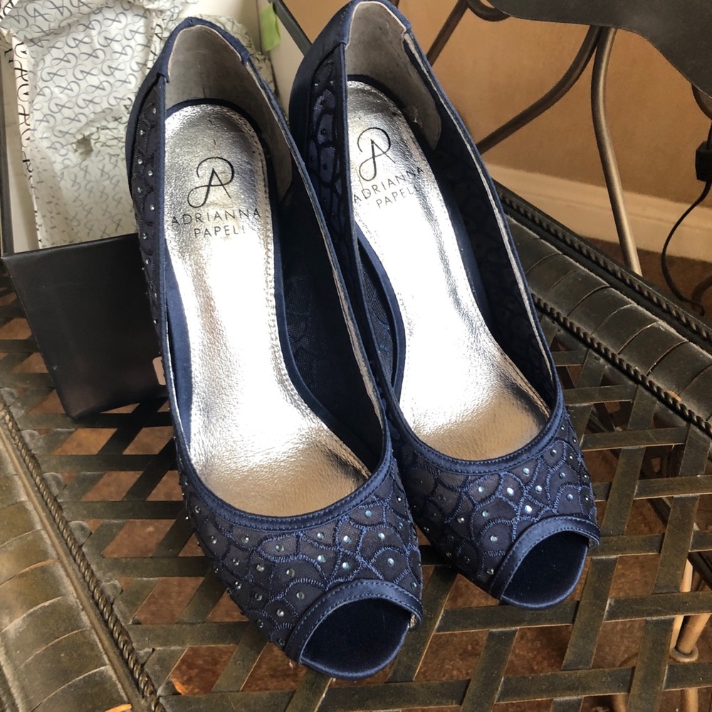 ADRIANNA PAPPELL Foxy Embellished PeepToe Size 8